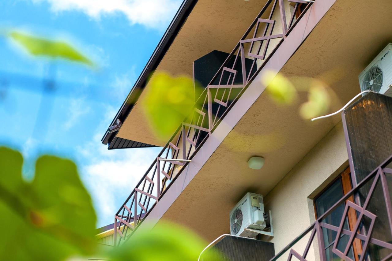 Отель Taminik Gagra Exterior photo